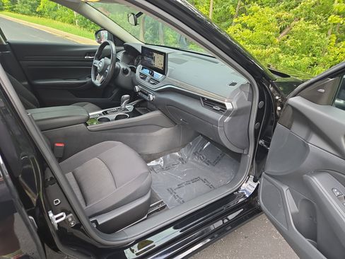 Used 2024 Nissan Altima 2.5 SV w/ SV Premium Package image 24