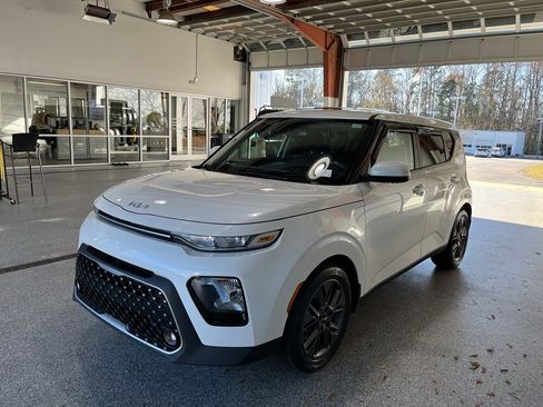 Used 2022 Kia Soul EX image 4