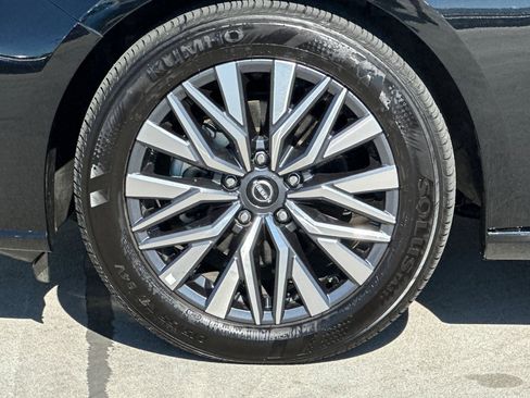 Used 2025 Nissan Altima 2.5 SV FWD image 11