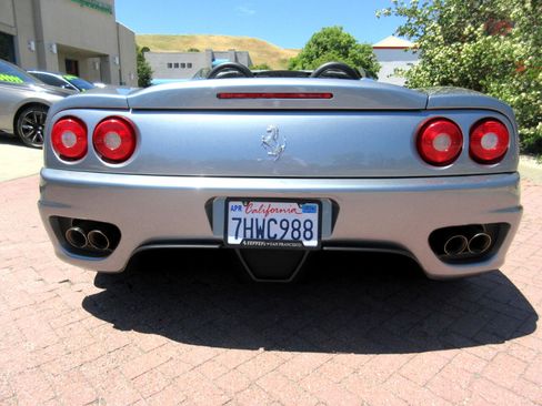 Used 2004 Ferrari 360 Spider image 11