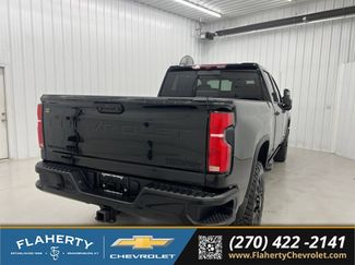 Used 2026 Chevrolet Silverado 2500 High Country w/ Midnight Edition AWD/4WD video 3
