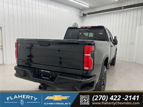 Used 2026 Chevrolet Silverado 2500 High Country w/ Midnight Edition AWD/4WD image 3