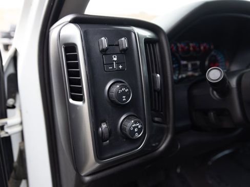 Used 2019 Chevrolet Silverado 2500 LT AWD/4WD image 16