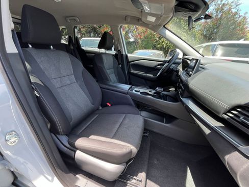 Used 2025 Nissan Rogue SV AWD/4WD image 38