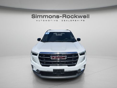 Used 2025 GMC Acadia Elevation w/ Elevation Premium Package AWD/4WD image 8