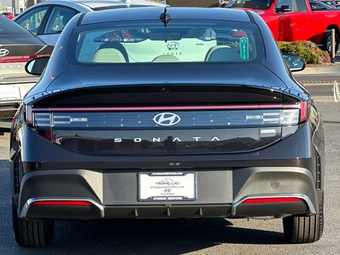 New 2026 Hyundai Sonata Blue FWD image 5