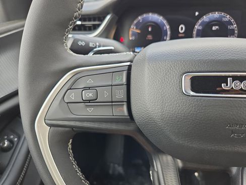 New 2025 Jeep Grand Cherokee Altitude RWD image 23