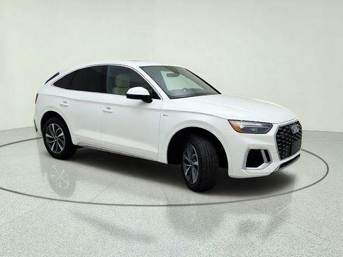 Used 2023 Audi Q5 2.0T Premium w/ Convenience Package AWD/4WD image 5