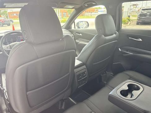 Certified 2025 Cadillac XT4 Premium Luxury AWD/4WD image 57