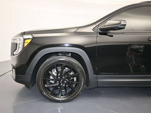 Used 2023 GMC Terrain SLT w/ Tech Package FWD image 9