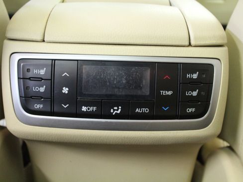 Used 2014 Toyota Highlander Limited Platinum image 24