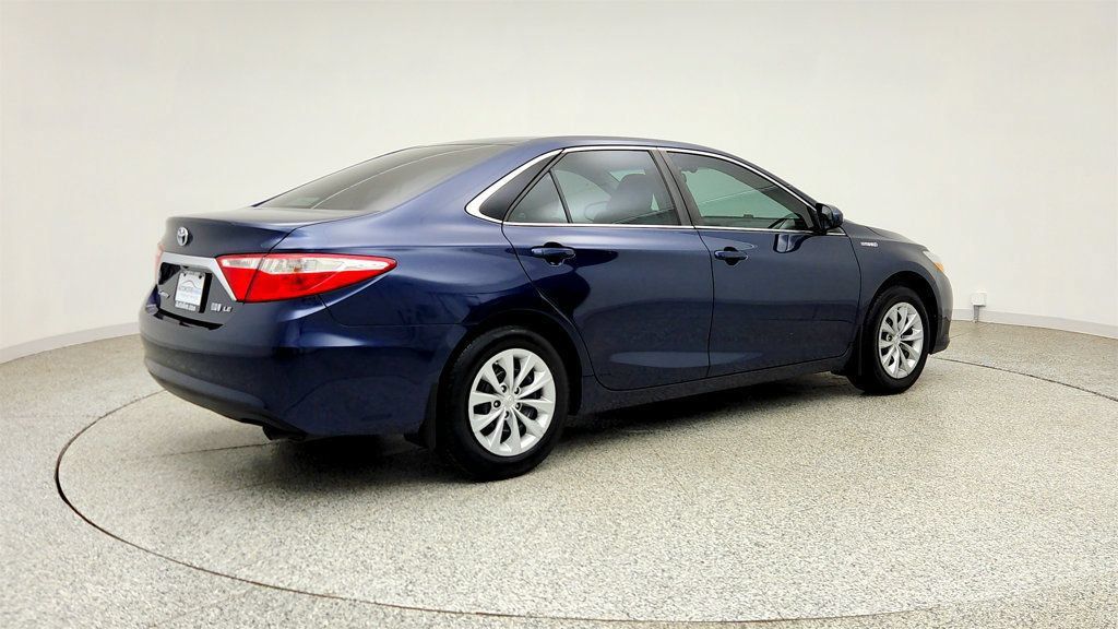 Used 2017 Toyota Camry LE FWD image 5
