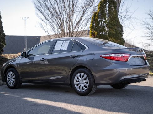 Used 2017 Toyota Camry LE image 7