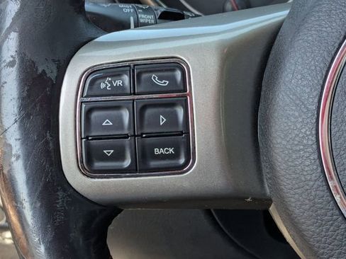 Used 2013 Jeep Grand Cherokee Overland AWD/4WD image 22