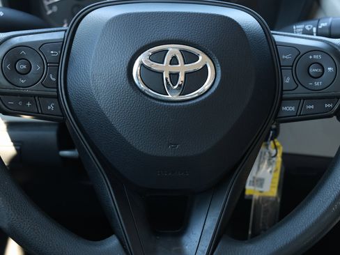 Used 2020 Toyota Corolla LE image 15
