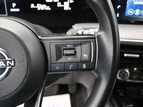 Used 2025 Nissan Kicks SV AWD/4WD image 20