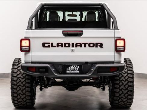 Used 2026 Jeep Gladiator Sport AWD/4WD image 9