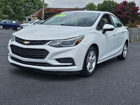 Used 2018 Chevrolet Cruze LT FWD image 4