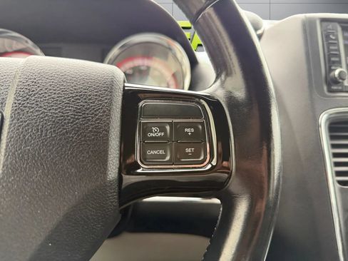 Used 2019 Dodge Grand Caravan SXT FWD image 28