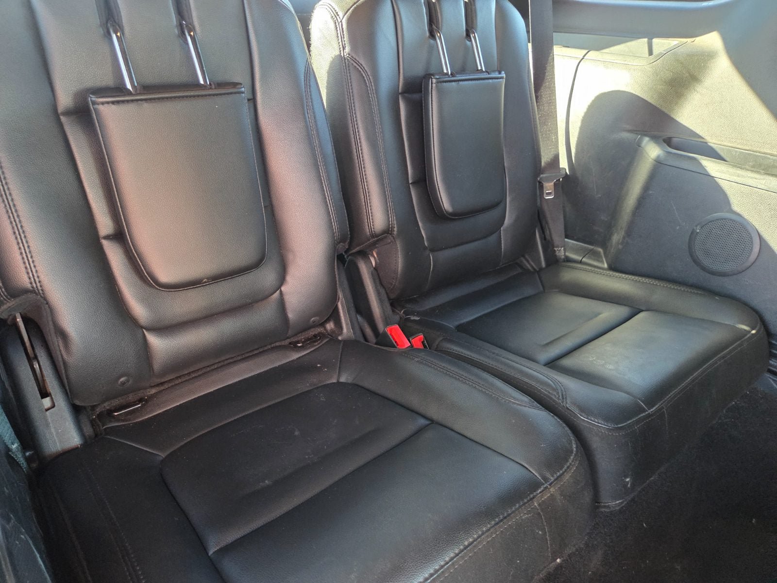 Used 2017 Ford Explorer XLT w/ Equipment Group 202A FWD image 14