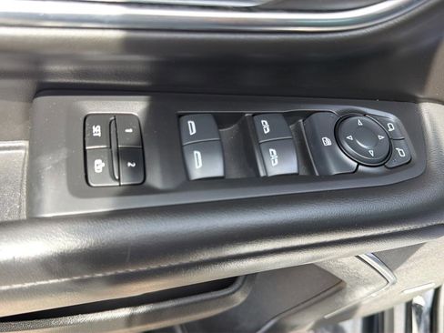 Used 2024 Chevrolet Suburban LT RWD image 20
