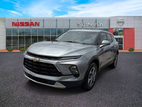 Used 2023 Chevrolet Blazer LT FWD image 1