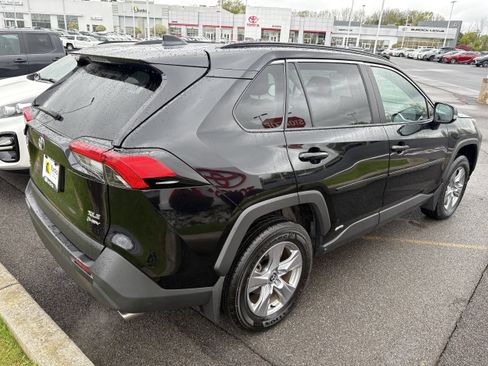 Certified 2025 Toyota RAV4 XLE AWD/4WD image 6