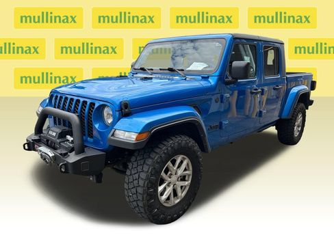Used 2023 Jeep Gladiator Sport AWD/4WD image 7