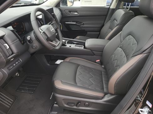 New 2026 Nissan Pathfinder Platinum FWD image 20