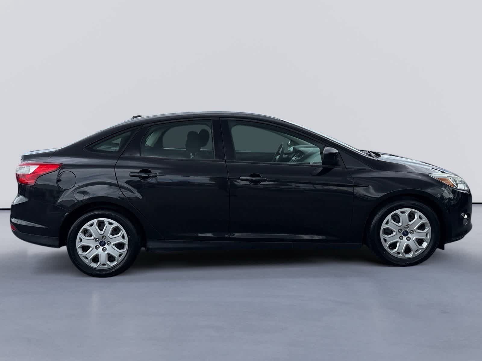 Used 2012 Ford Focus SE FWD image 6