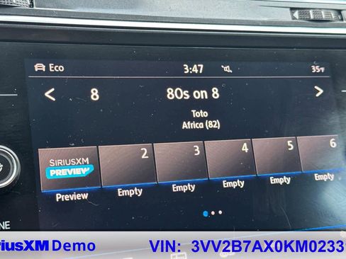 Used 2019 Volkswagen Tiguan SE image 28