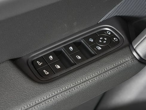 New 2026 Porsche Cayenne Coupe AWD/4WD image 16