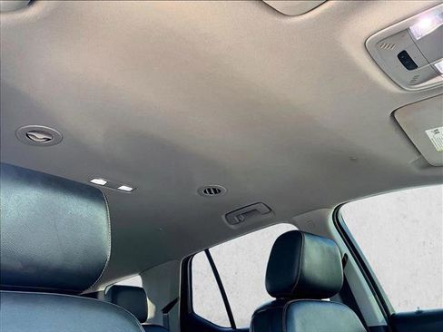 Used 2019 Chevrolet Traverse LT image 17