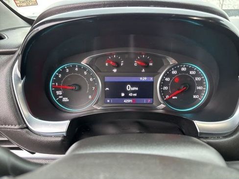 Used 2022 Chevrolet Traverse LT w/ LPO, Floor Liner Package image 15