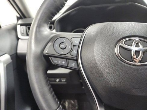 Used 2022 Toyota RAV4 XLE Premium image 27
