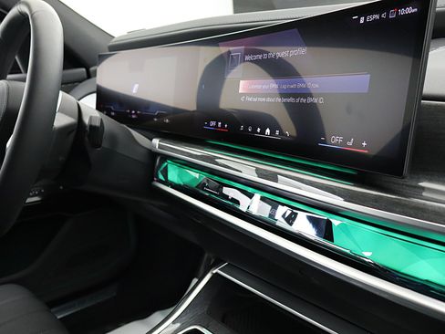 Used 2023 BMW i7 xDrive60 image 31