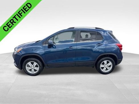 Certified 2020 Chevrolet Trax LT w/ LT Convenience Package AWD/4WD image 3