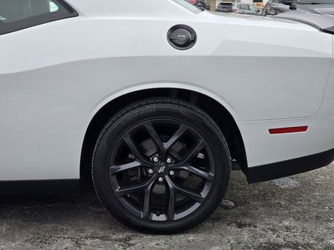 Used 2020 Dodge Challenger SXT w/ Plus Package image 12