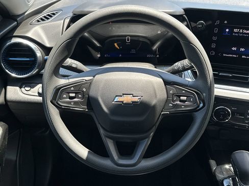 Used 2026 Chevrolet Trax LT FWD image 19