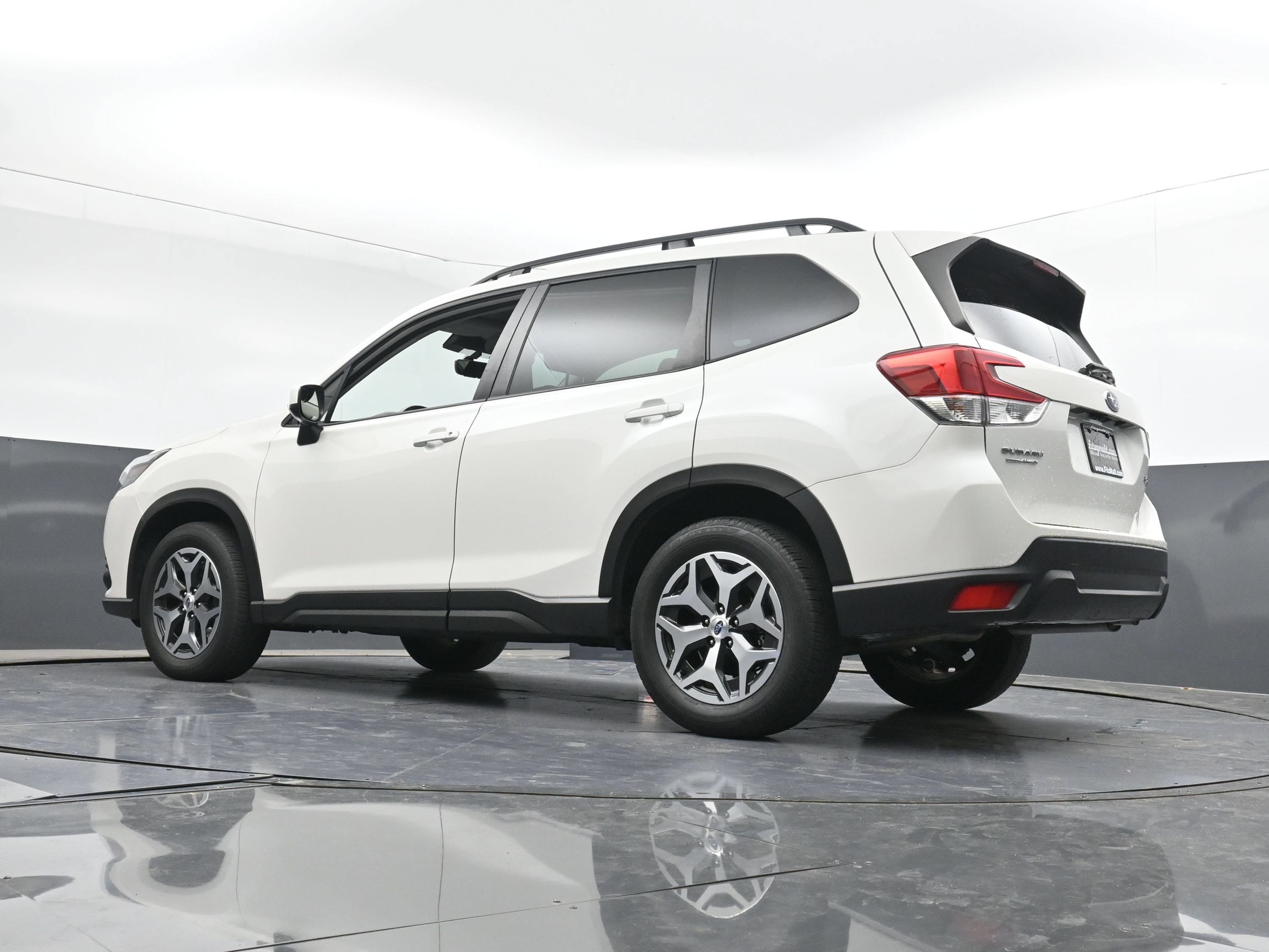 Used 2023 Subaru Forester Premium AWD/4WD image 29