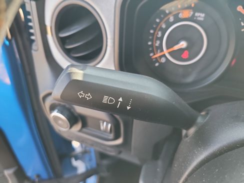 Used 2024 Jeep Wrangler Sport S image 27