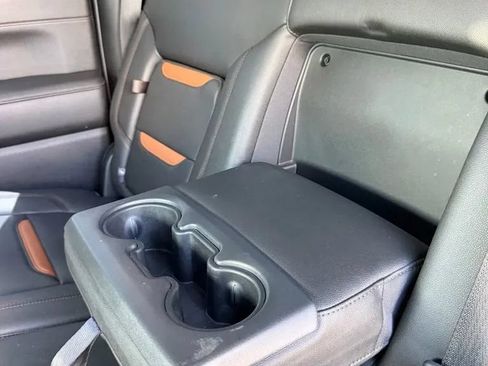 Used 2019 GMC Sierra 1500 AT4 w/ AT4 Premium Package AWD/4WD image 9