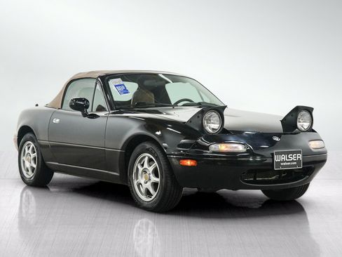 Used 1997 MAZDA MX-5 Miata RWD image 7