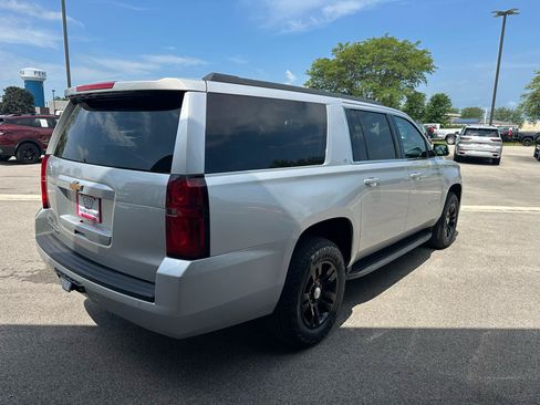 Used 2019 Chevrolet Suburban LT AWD/4WD image 7