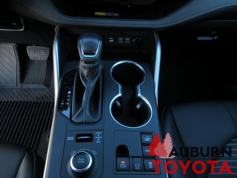 Certified 2025 Toyota Highlander XSE image 22