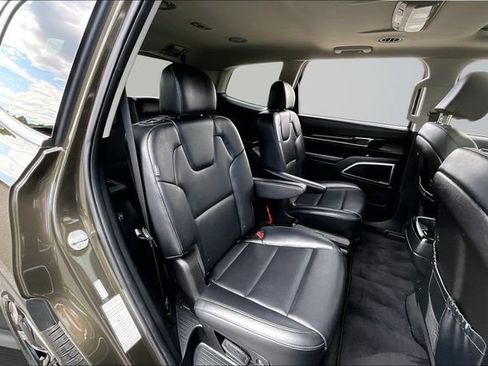 Used 2025 Kia Telluride S AWD/4WD image 24
