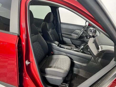 Used 2025 Nissan Kicks SV image 27