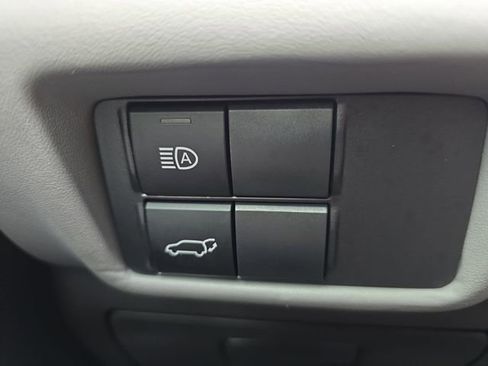 Used 2020 Toyota Highlander XLE image 27