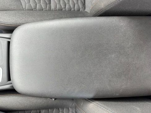 Used 2019 Chevrolet Equinox LT image 16