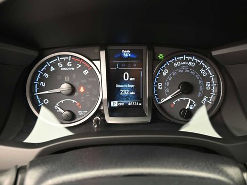 Used 2023 Toyota Tacoma TRD Off-Road image 7